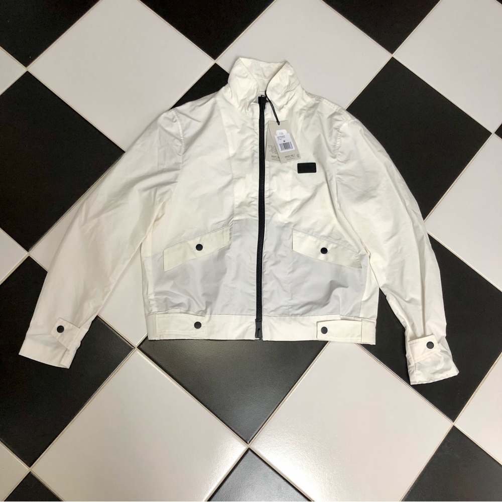 NWT Greater Than A White Bomber Jacket Lightweight Black Contrast Hardware sz M